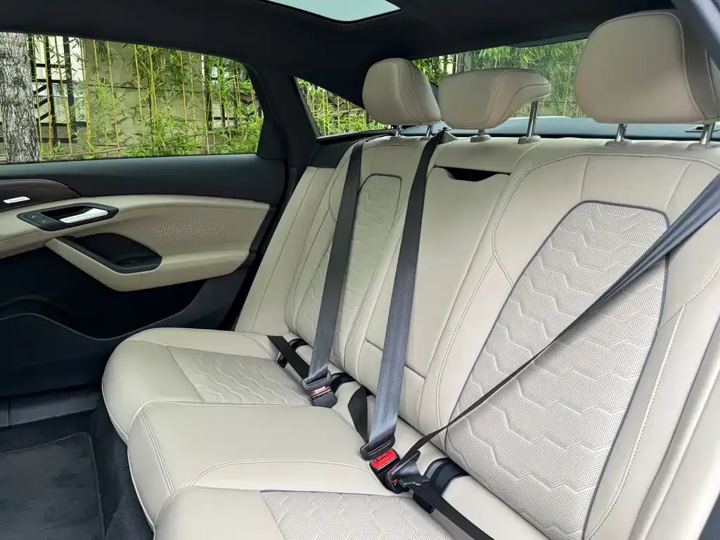 Audi 奥迪A6L e-tron 2026 из CN, фото 10