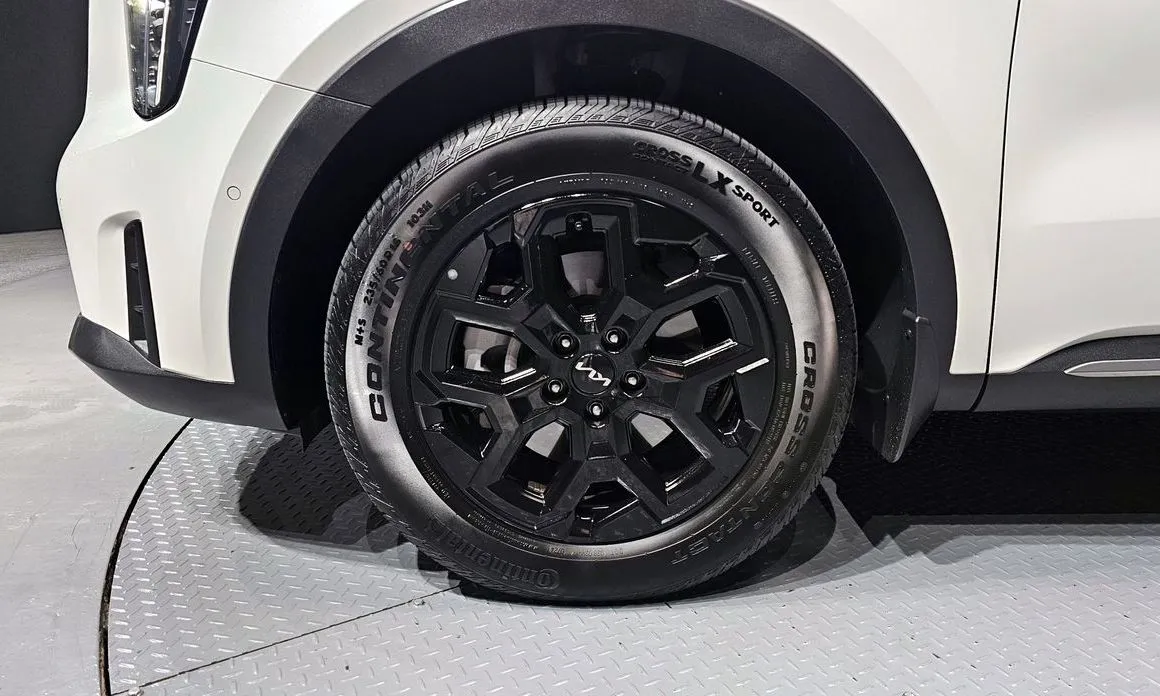 Kia Sorento — фото 6