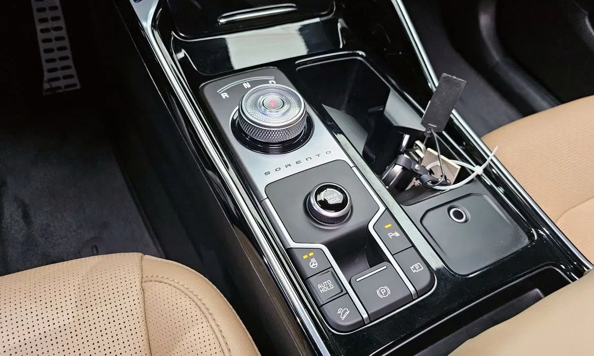 Kia Sorento — фото 9