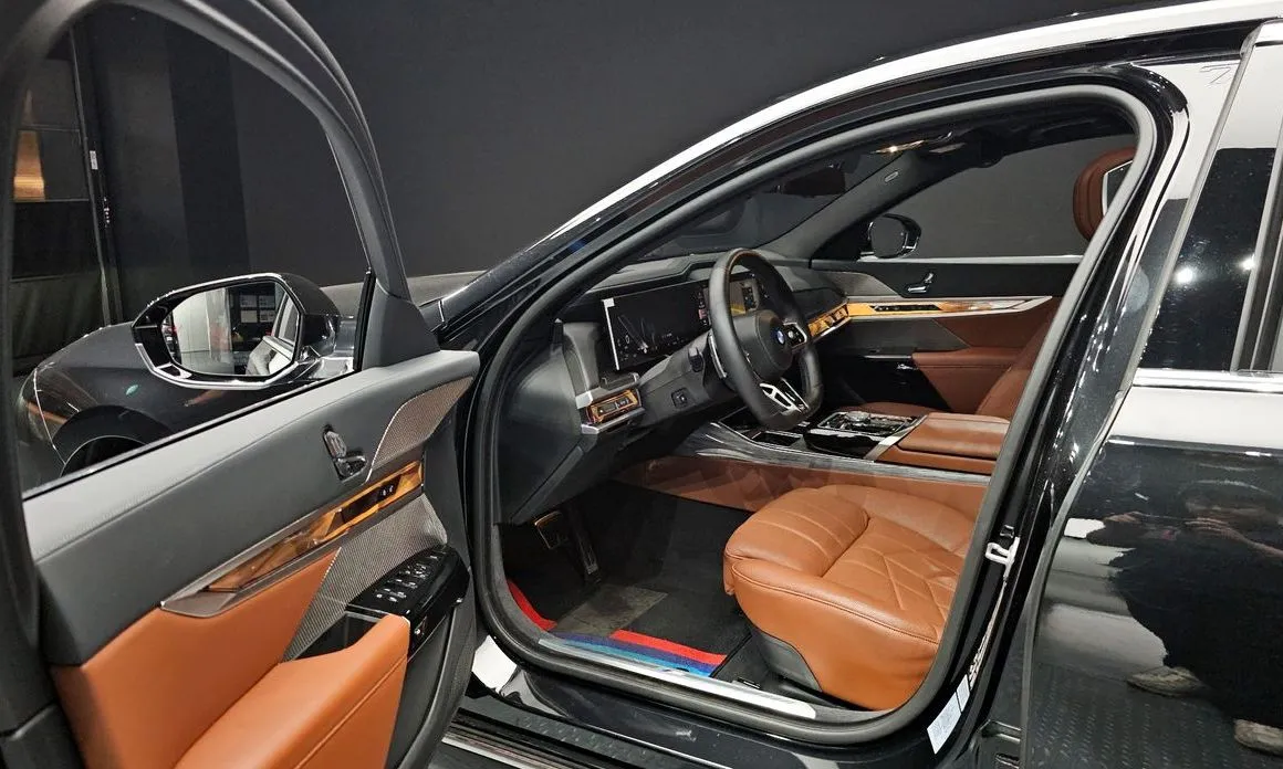 BMW 7-Series 2024 из KR, фото 7