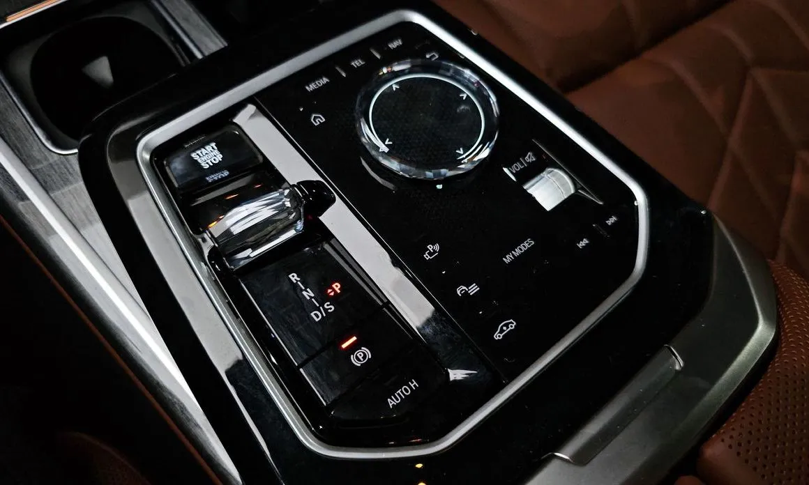 BMW 7-Series 2024 из KR, фото 5