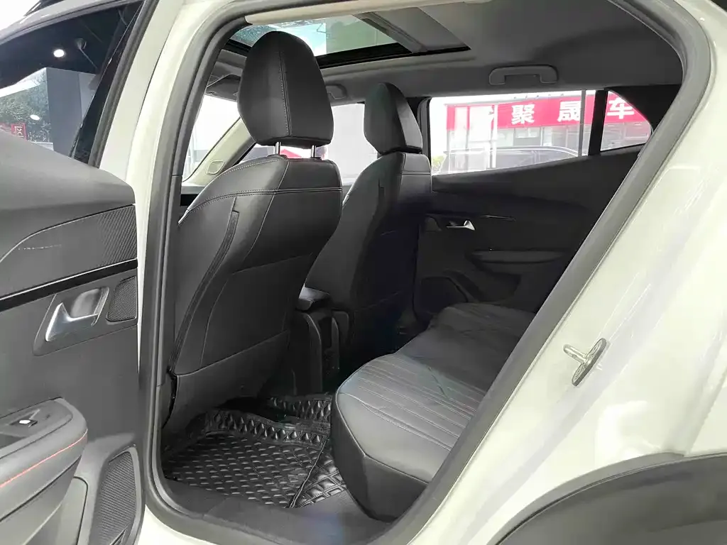 Peugeot 2008 2022 из CN, фото 4