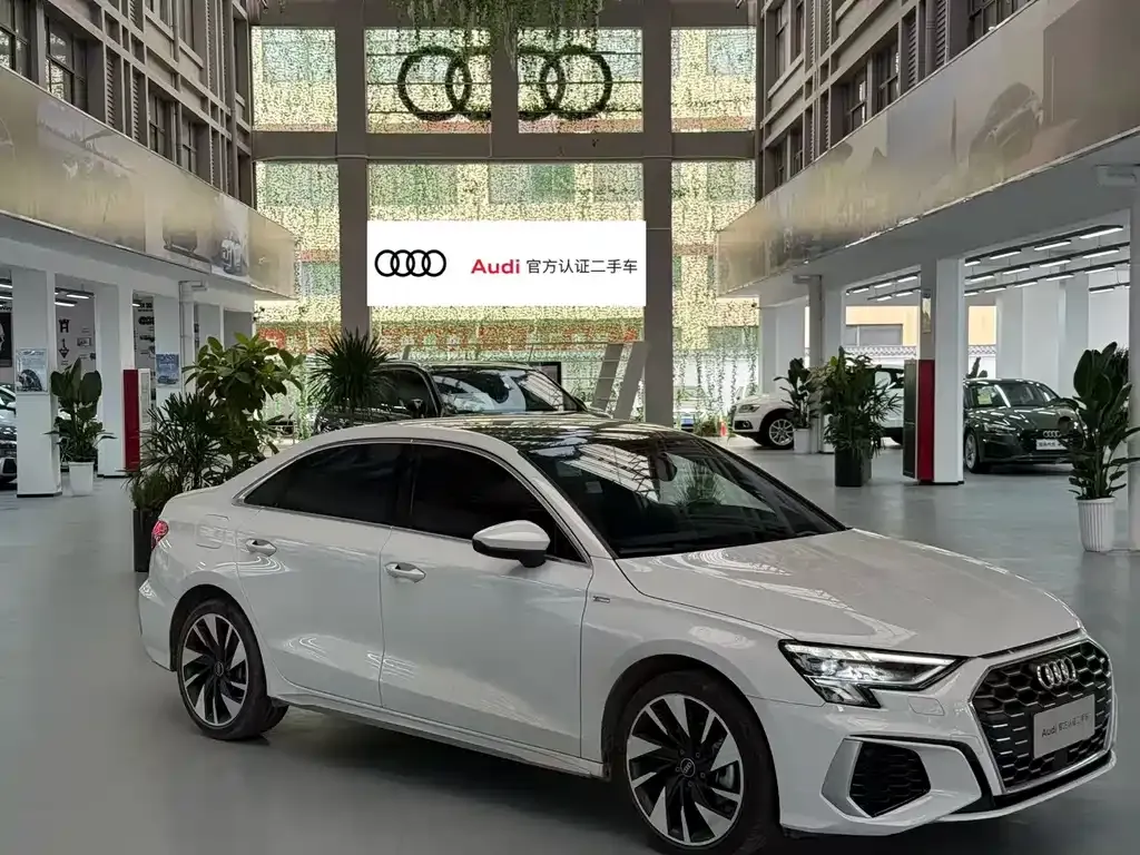 Audi A3 2023 из CN, фото 1
