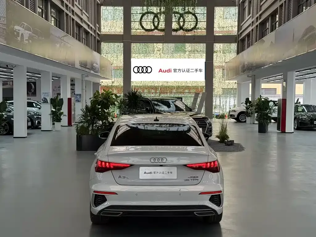 Audi A3 2023 из CN, фото 3