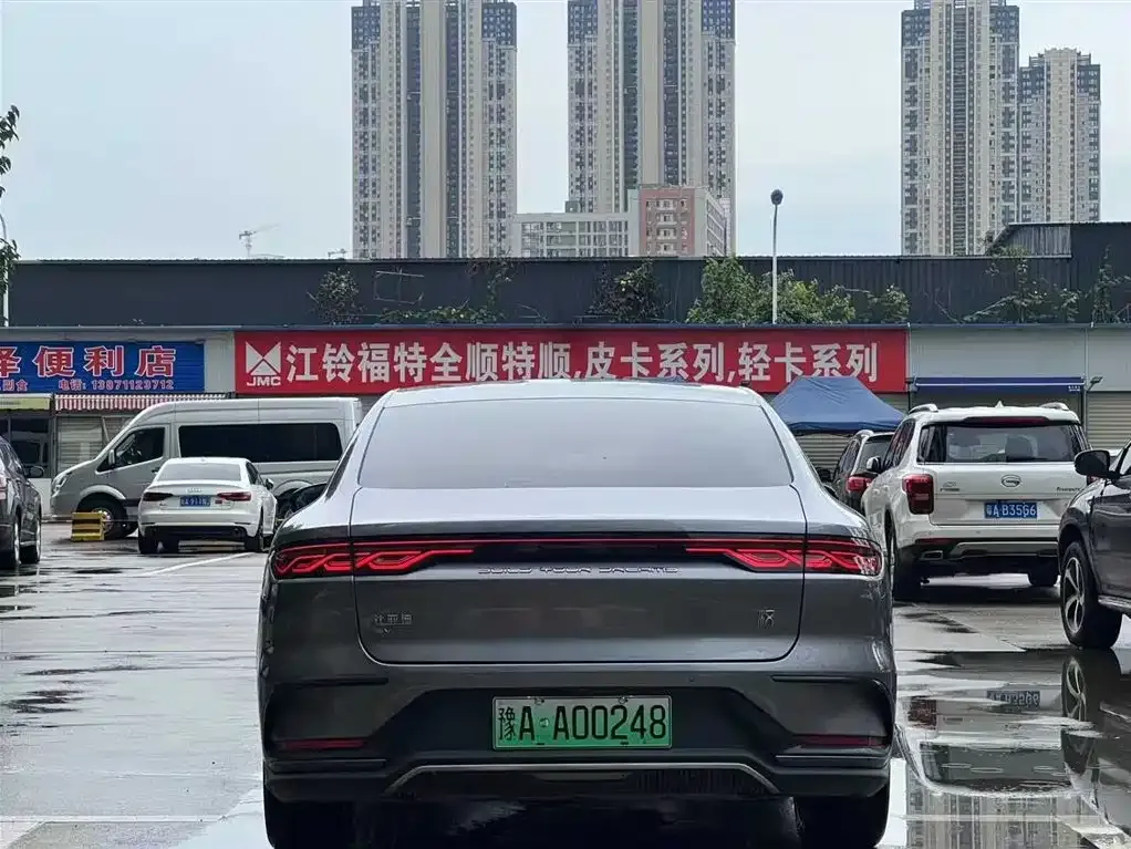 BYD Han — фото 4