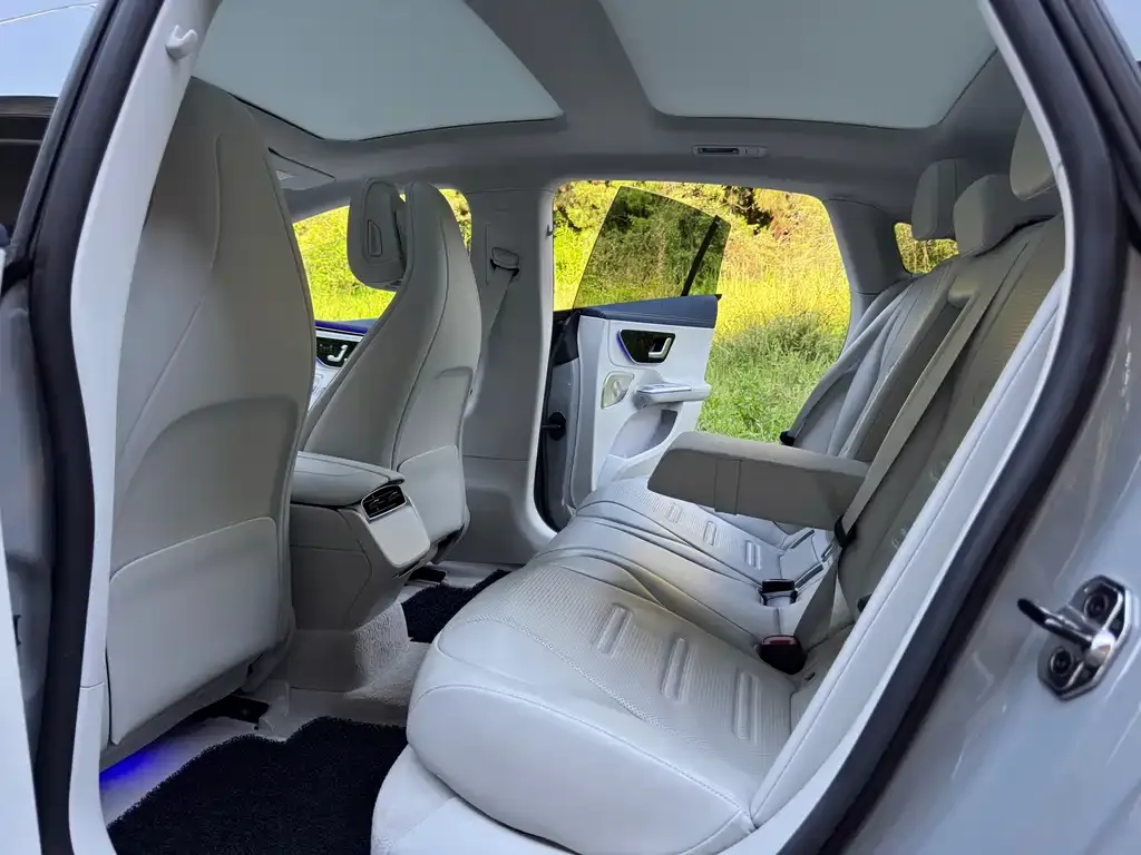 Mercedes-Benz EQE AMG 2023 из CN, фото 3