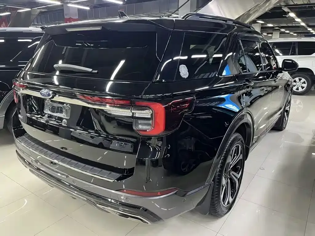 Ford Explorer — фото 10
