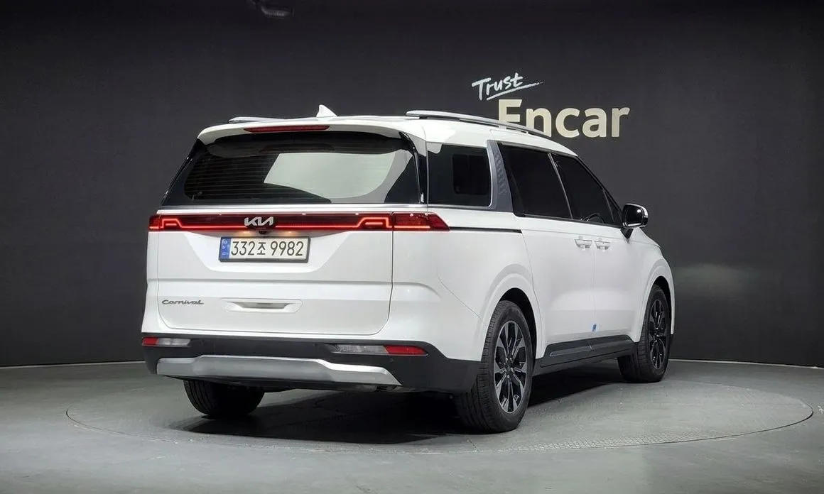 Kia Carnival — фото 4
