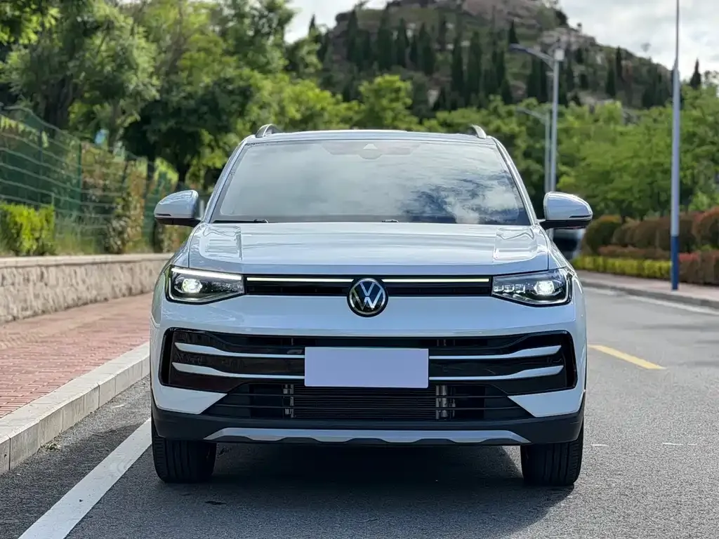 Volkswagen Tharu — фото 4