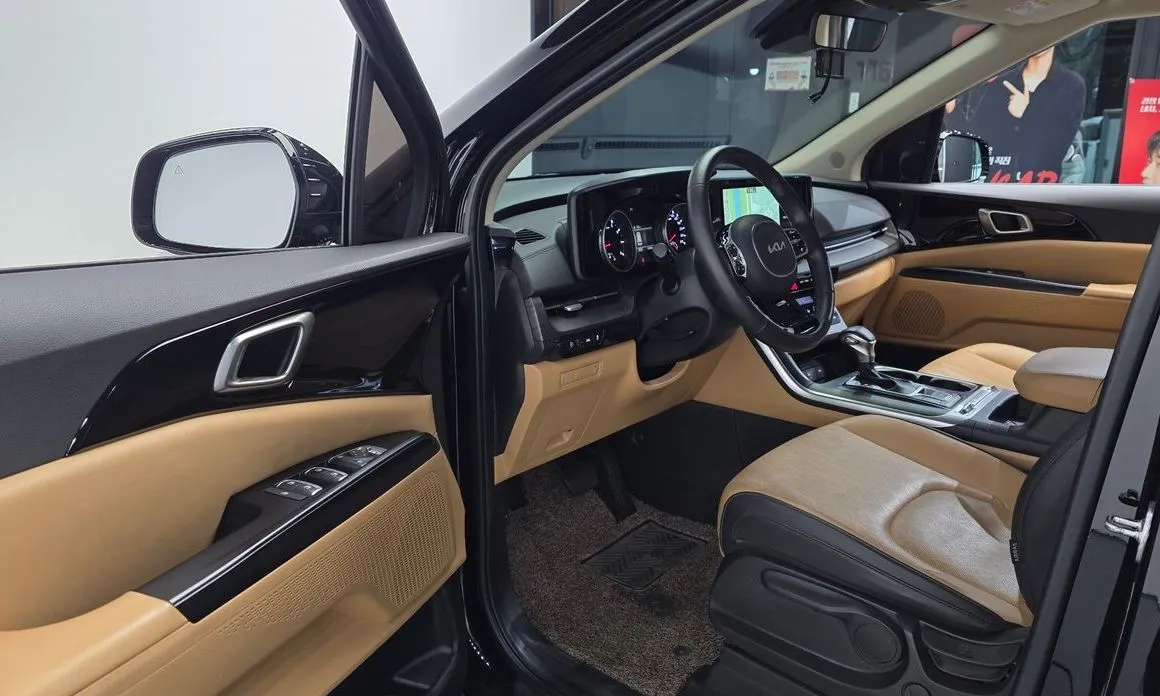 Kia Carnival 2023 из KR, фото 10