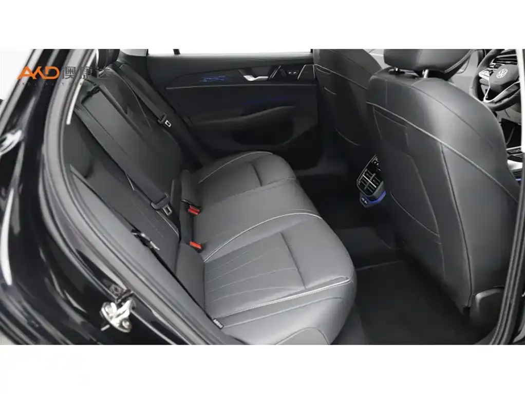 Volkswagen Passat — фото 2