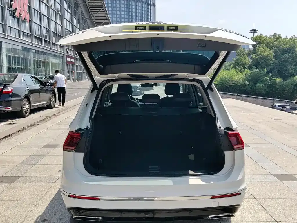 Volkswagen 途观L插电混动 2021 из CN, фото 8