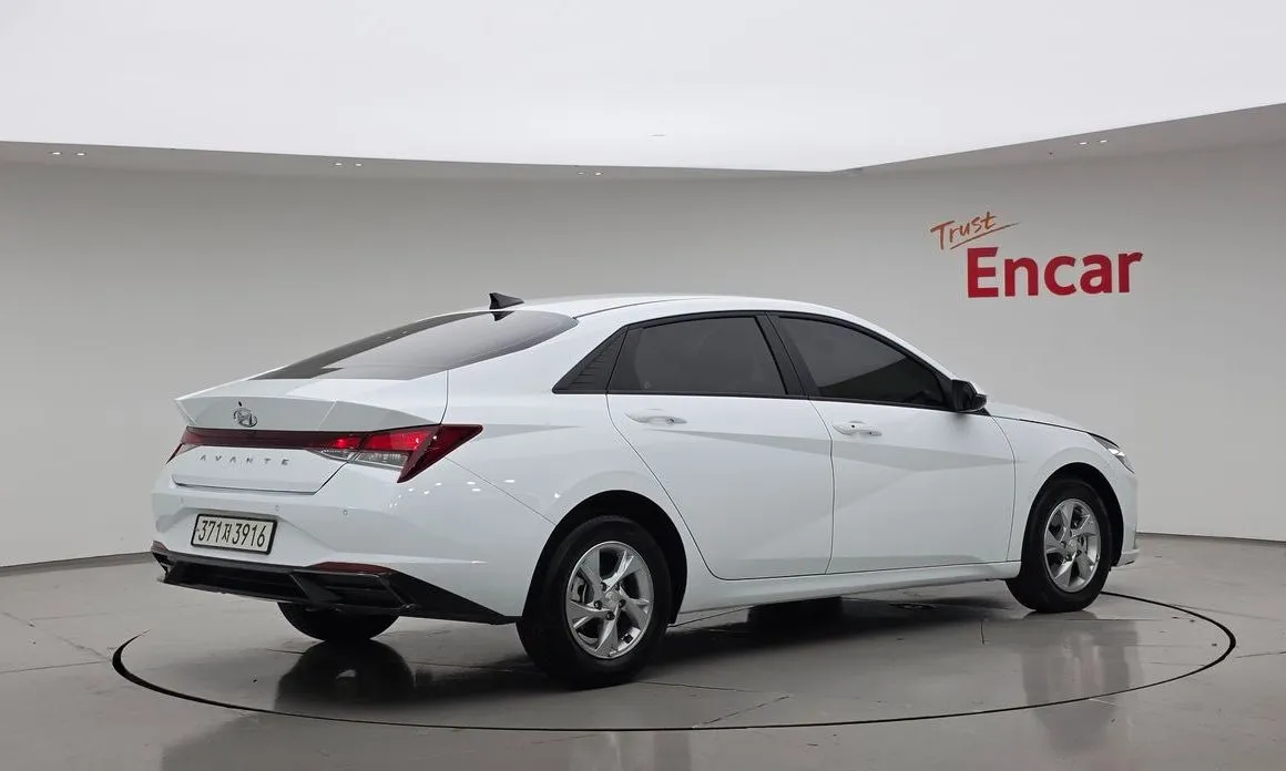 Hyundai AVANTE — фото 2