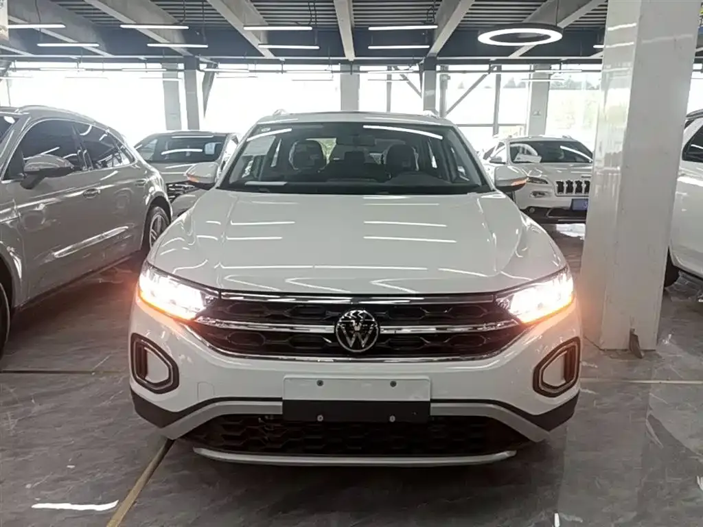 Volkswagen T-Roc — фото 5