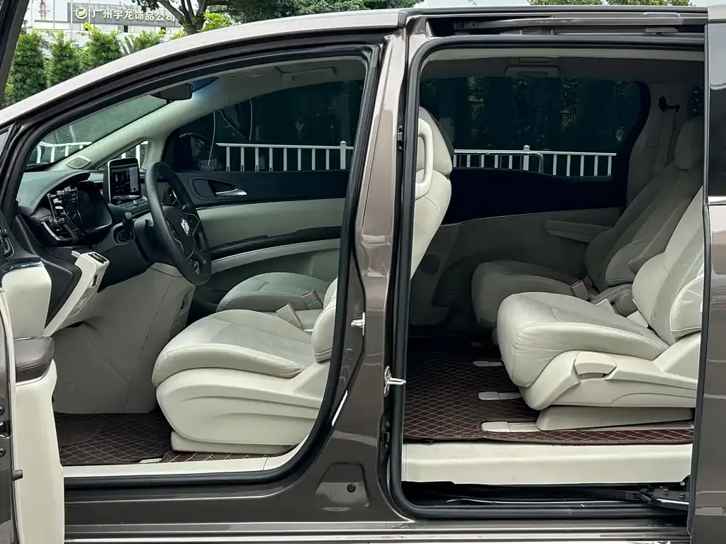 Buick GL8 2024 из CN, фото 2