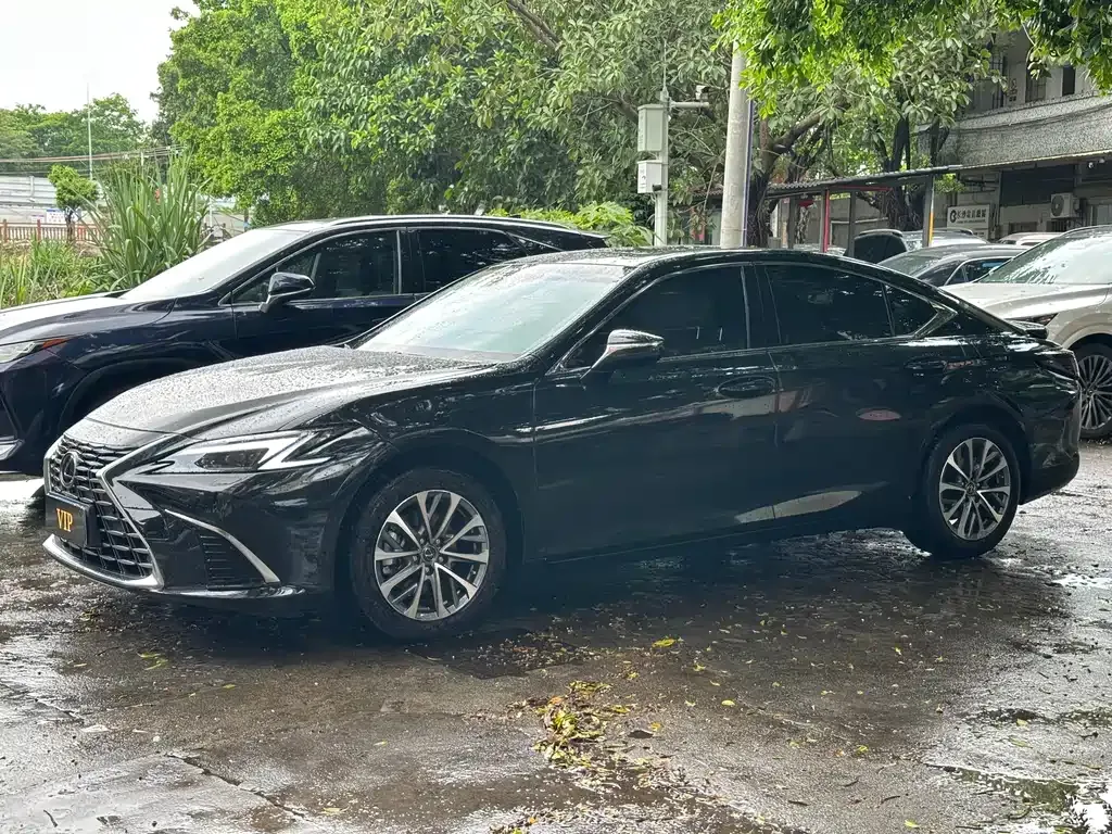 Lexus ES — фото 8