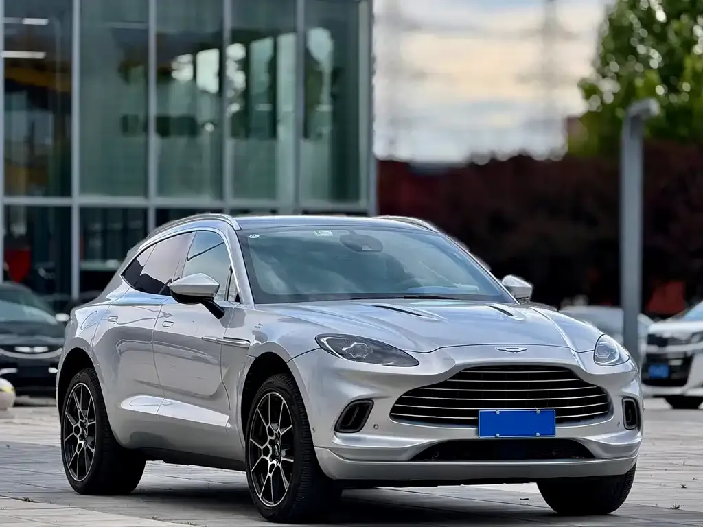 Aston Martin DBX — фото 7
