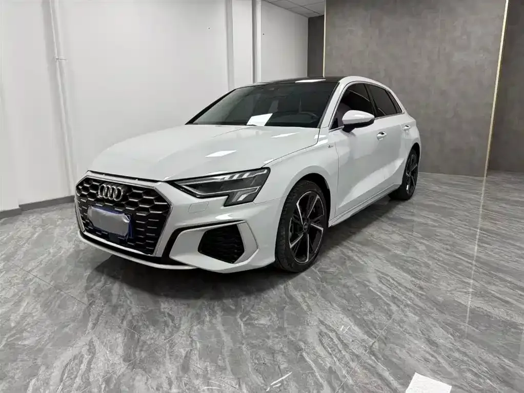 Audi A3 — фото 1