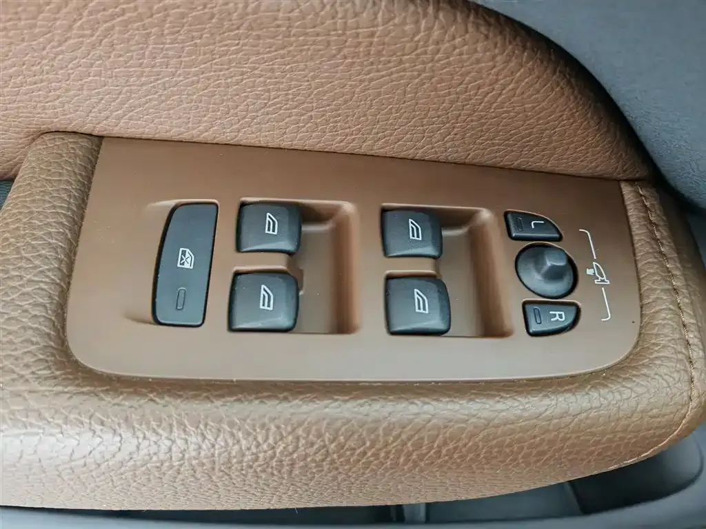 Volvo XC60 2021 из CN, фото 7