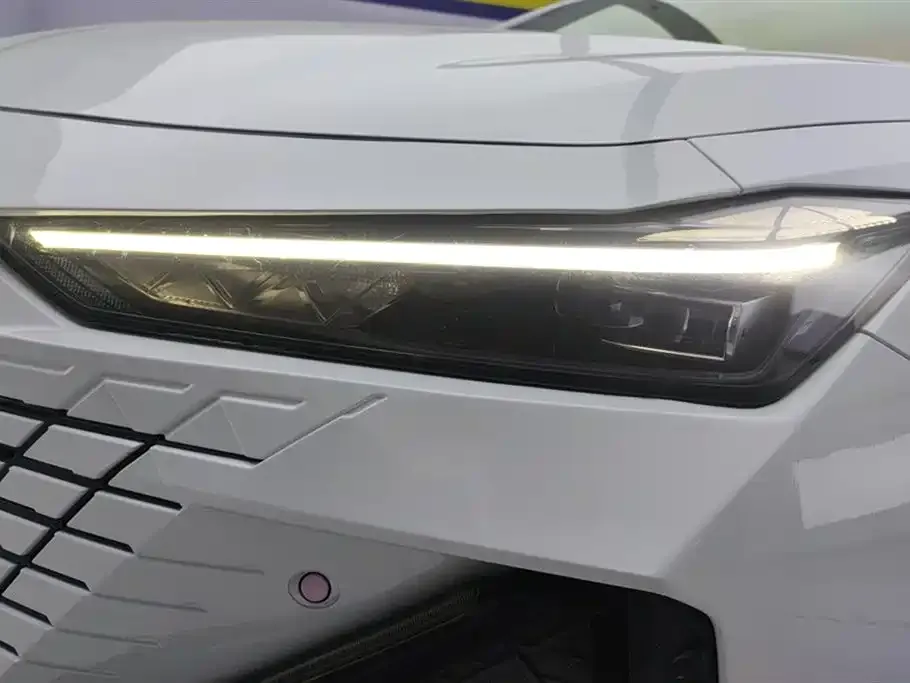 Changan UNI-V 2023 из CN, фото 2