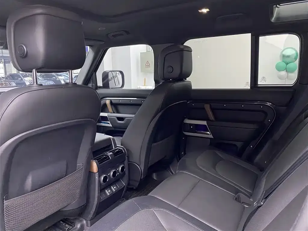 Land Rover Defender — фото 9