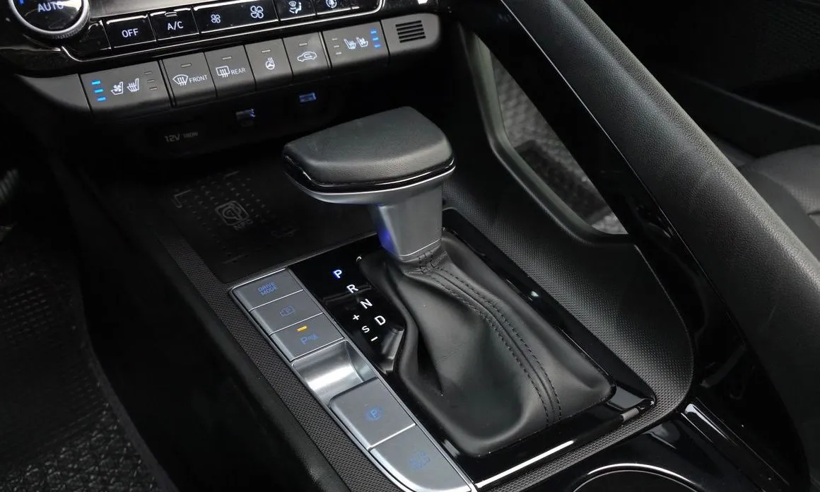 Hyundai AVANTE 2021 из KR, фото 2