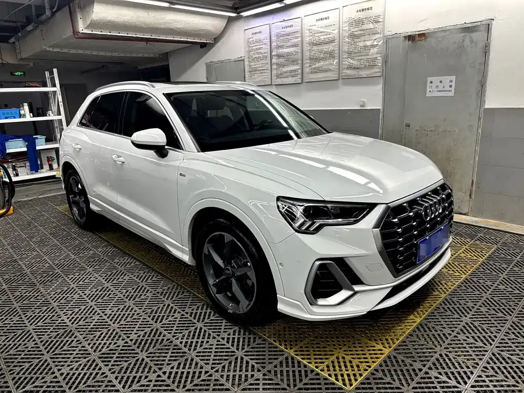 Audi Q3 — фото 10