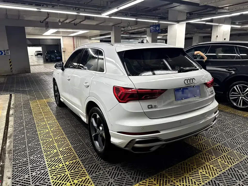 Audi Q3 — фото 5