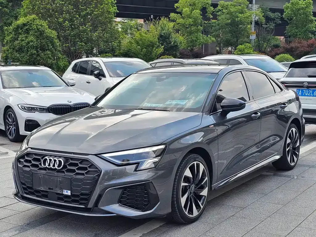 Audi A3 — фото 1