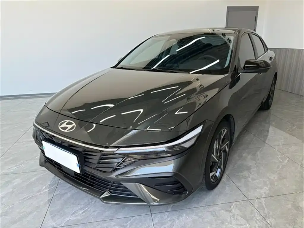 Hyundai Elantra — фото 7