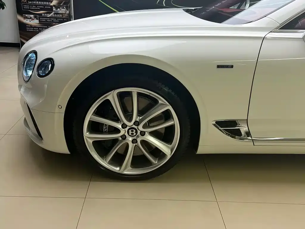 Bentley Continental 2025 из CN, фото 10