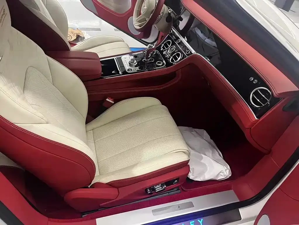 Bentley Continental 2025 из CN, фото 2