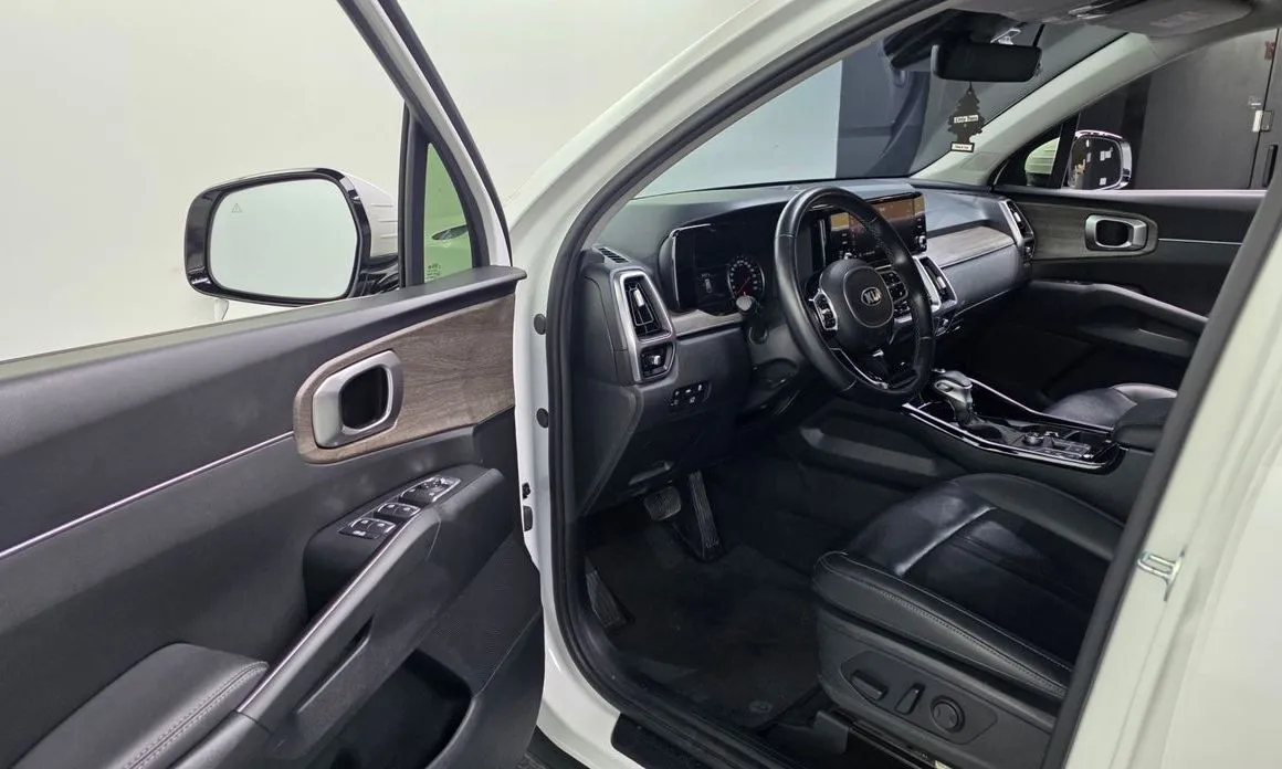 Kia Sorento — фото 9