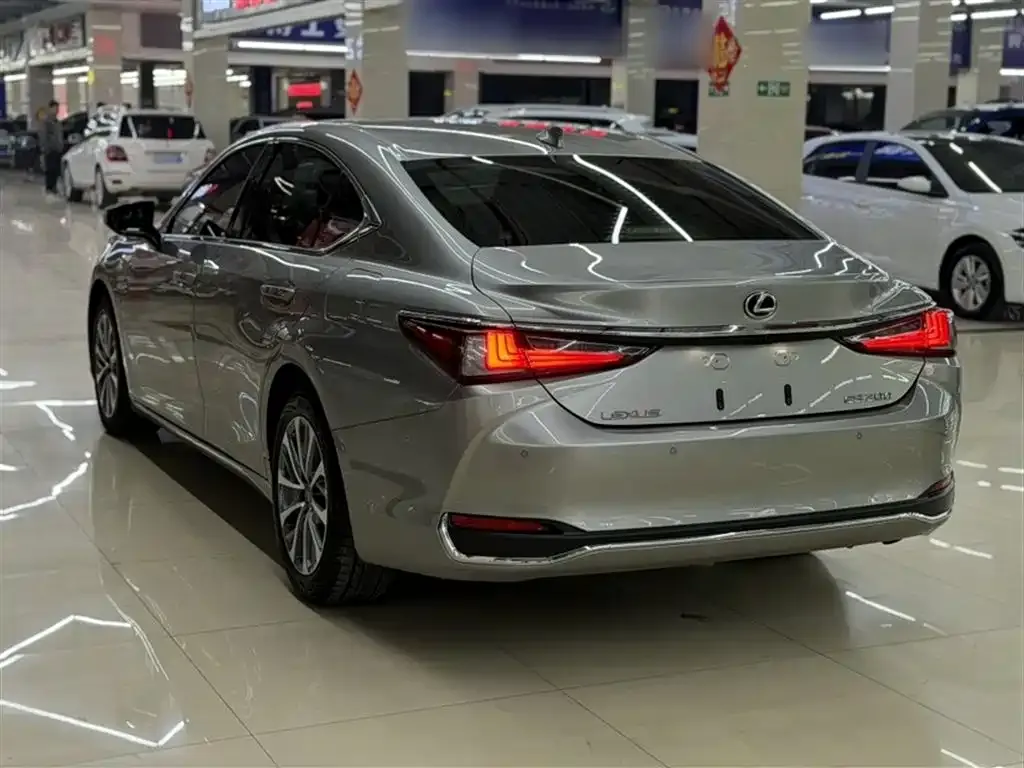 Lexus ES — фото 9