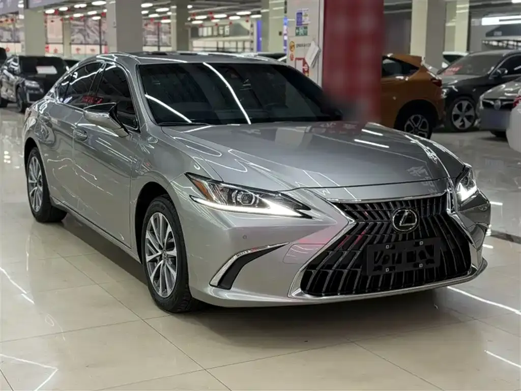 Lexus ES — фото 10