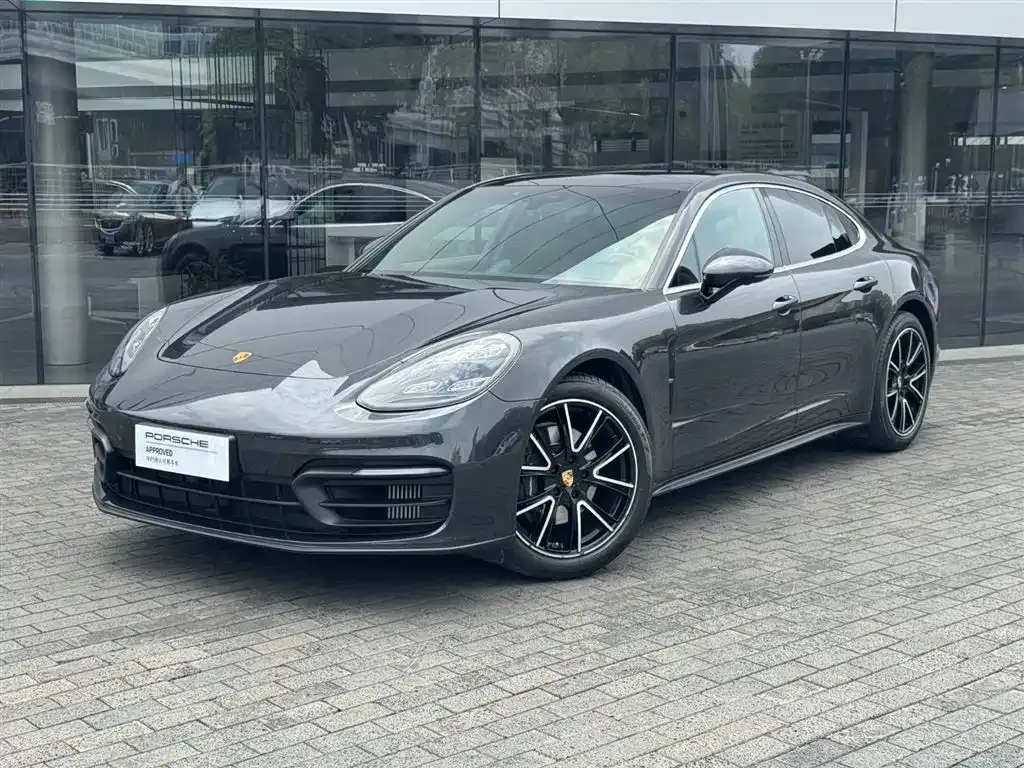 Porsche Panamera — фото 1