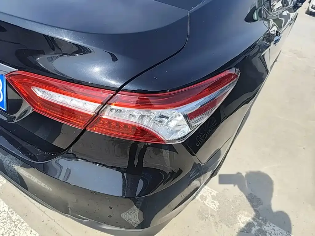 Toyota Camry — фото 6