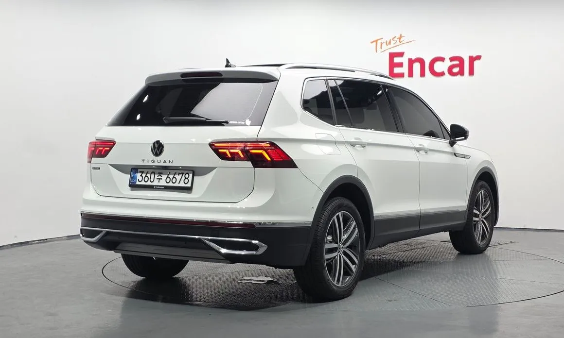 Volkswagen Tiguan — фото 8