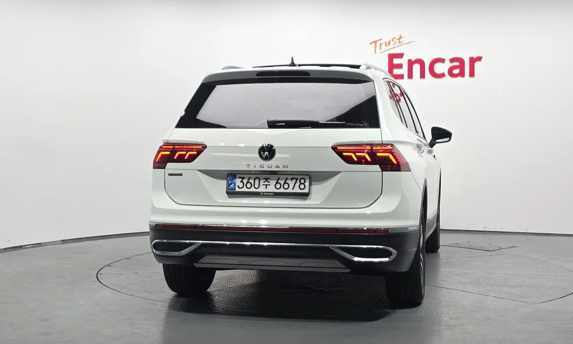 Volkswagen Tiguan — фото 9