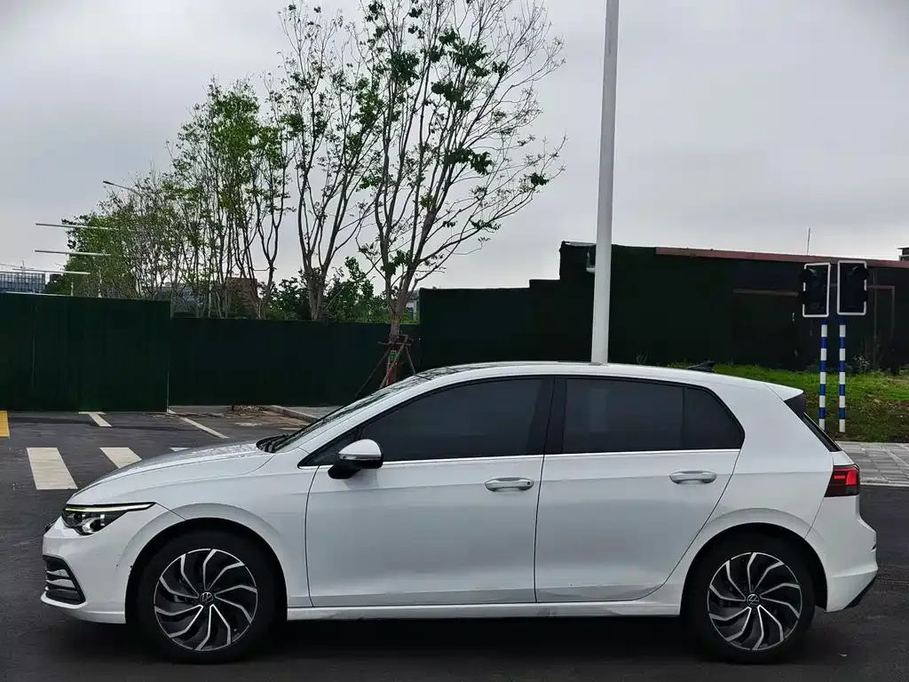 Volkswagen Golf 2021 из CN, фото 4