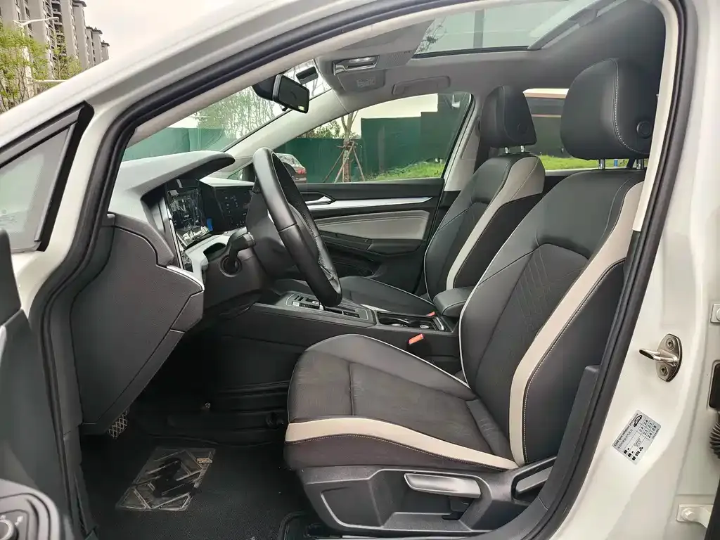 Volkswagen Golf 2021 из CN, фото 10