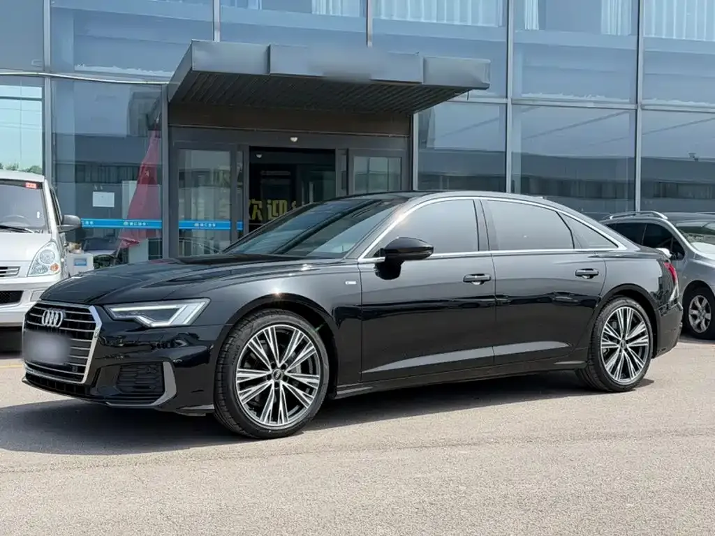 Audi A6L — фото 1