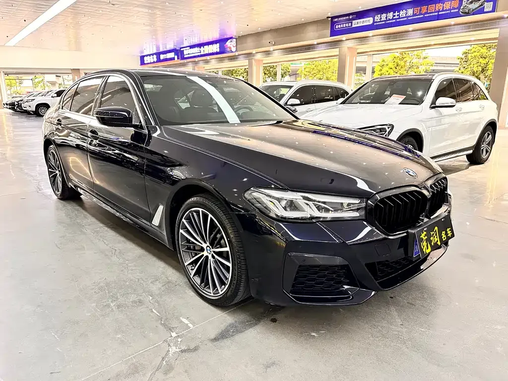 BMW 5 Series — фото 10