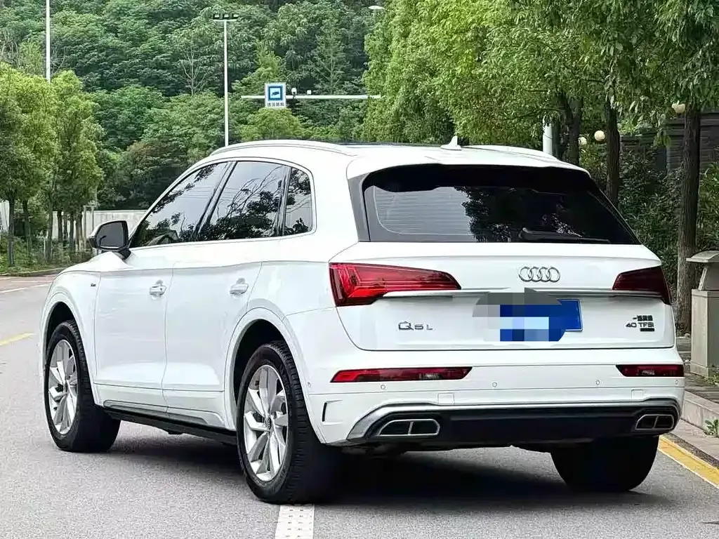 Audi Q5L — фото 7