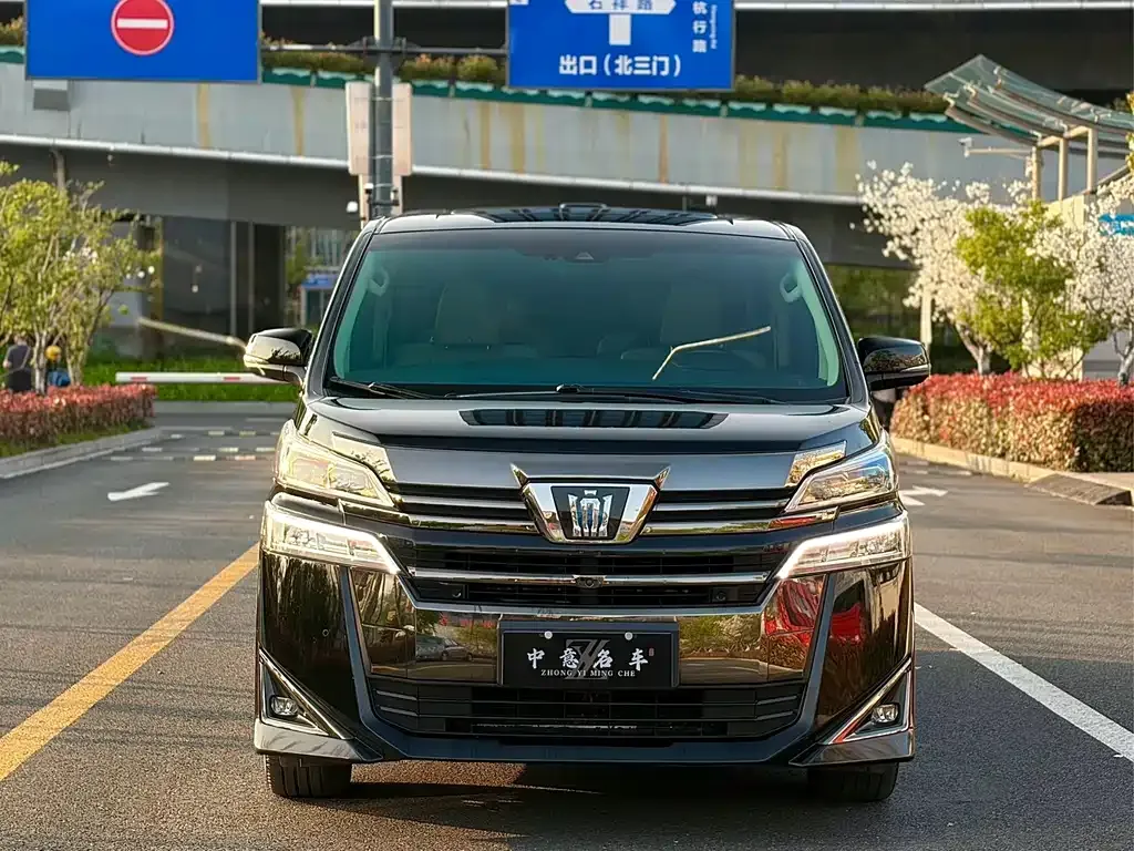 Toyota Vellfire — фото 10