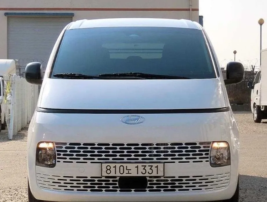 Hyundai Staria — фото 1