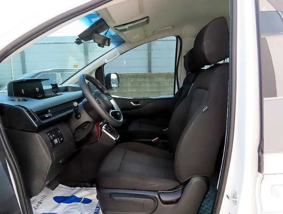 Hyundai Staria — фото 2