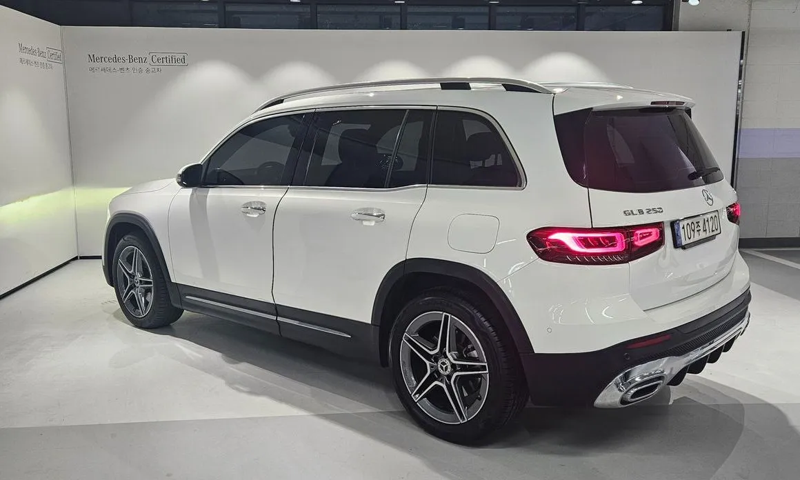 Mercedes-Benz GLB-Class — фото 10