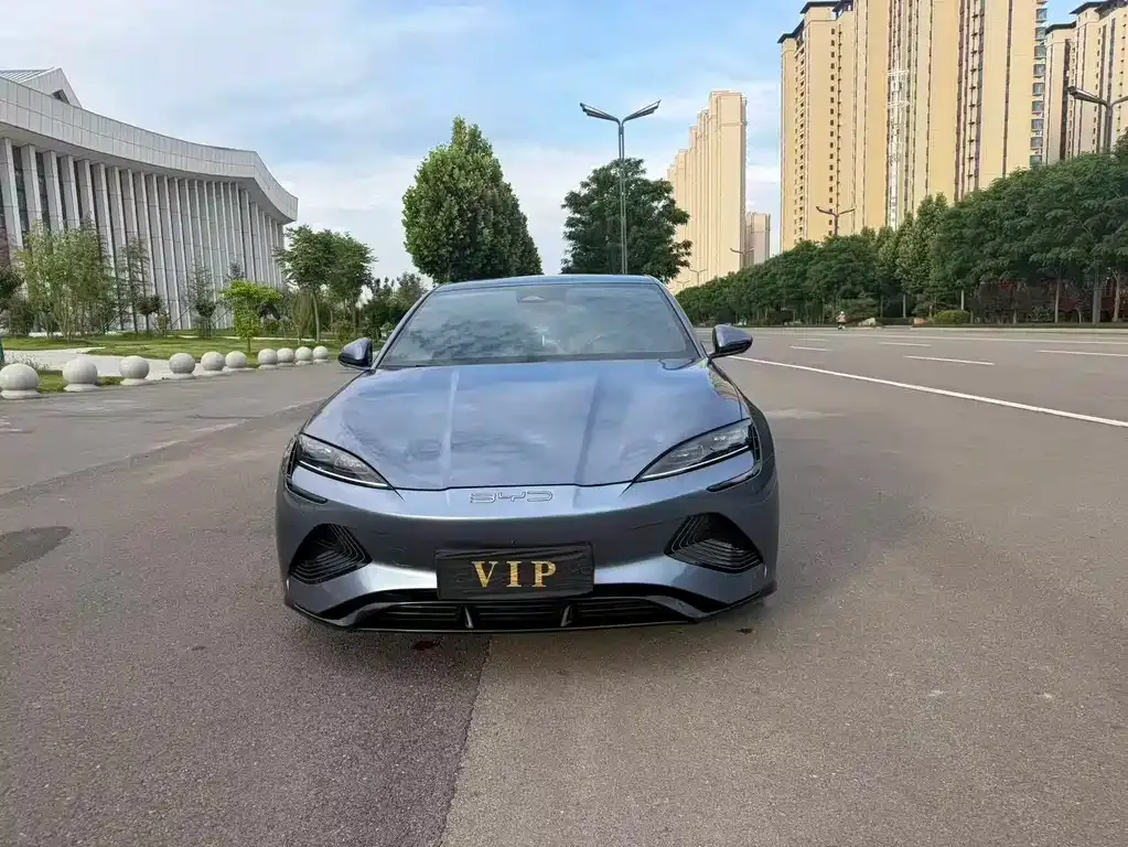 BYD Seal — фото 1