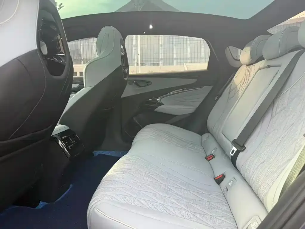 BYD Seal — фото 7
